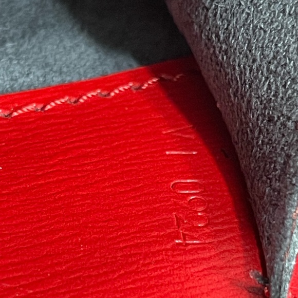 Louis Vuitton Epi Cluny - Picture 10 of 10